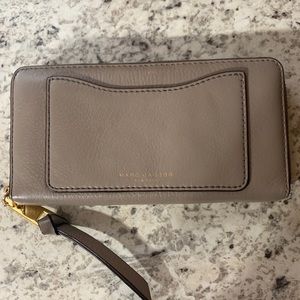 Marc Jacobs Recruit Zip Wallet Stone